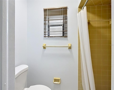 3255 Amherst Avenue - Photo Thumbnail 34