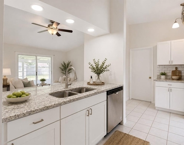 3255 Amherst Avenue - Photo Thumbnail 9
