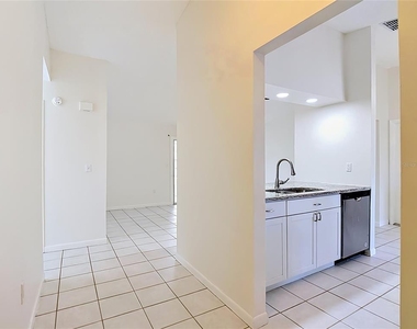 3255 Amherst Avenue - Photo Thumbnail 8