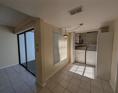7705 Rockville Court - Photo Thumbnail 10