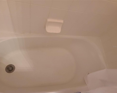 8908 Legacy Court - Photo Thumbnail 13