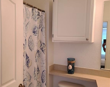 8908 Legacy Court - Photo Thumbnail 12
