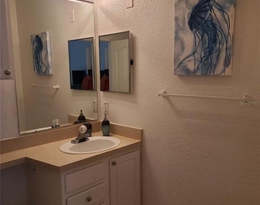 8908 Legacy Court - Photo Thumbnail 11