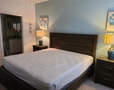 8908 Legacy Court - Photo Thumbnail 10