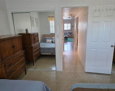 504 67th Avenue - Photo Thumbnail 9