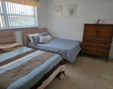504 67th Avenue - Photo Thumbnail 7