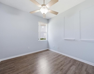 9508 W Park Village Drive - Photo Thumbnail 13