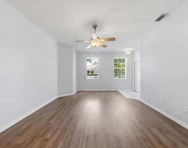 9508 W Park Village Drive - Photo Thumbnail 7