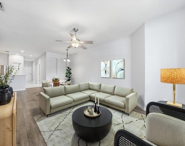 9508 W Park Village Drive - Photo Thumbnail 2