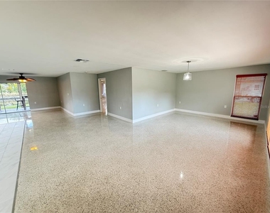 1634 Sheffield Drive - Photo Thumbnail 9