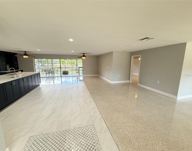 1634 Sheffield Drive - Photo Thumbnail 3