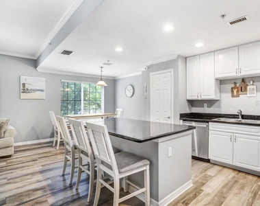 9838 W Park Village Drive - Photo Thumbnail 8