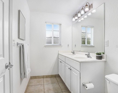 9838 W Park Village Drive - Photo Thumbnail 24
