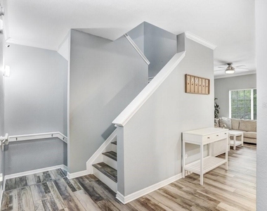 9838 W Park Village Drive - Photo Thumbnail 6