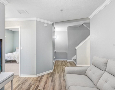 9838 W Park Village Drive - Photo Thumbnail 18