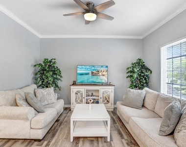 9838 W Park Village Drive - Photo Thumbnail 12