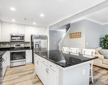 9838 W Park Village Drive - Photo Thumbnail 11