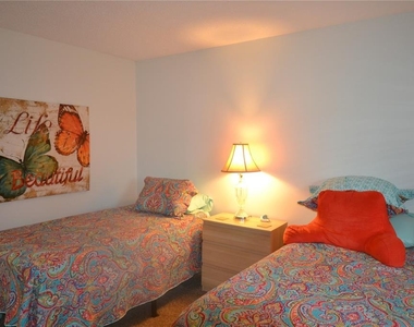 161 Lakeside Drive - Photo Thumbnail 15