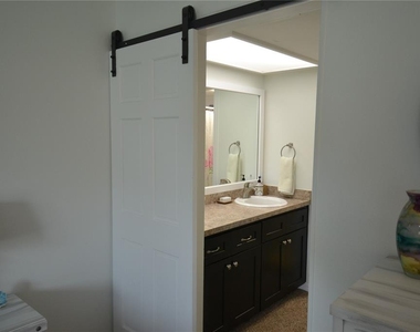 161 Lakeside Drive - Photo Thumbnail 22