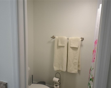 161 Lakeside Drive - Photo Thumbnail 24