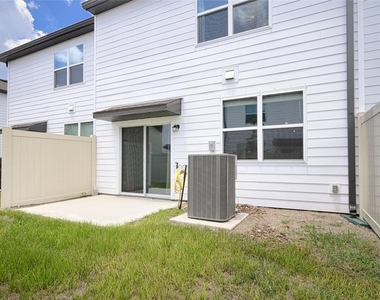 11822 Throttle Place - Photo Thumbnail 15