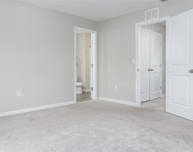 11822 Throttle Place - Photo Thumbnail 12