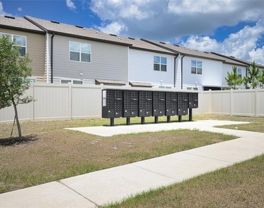 11822 Throttle Place - Photo Thumbnail 16