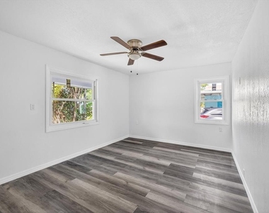 5801 Magnolia Street N - Photo Thumbnail 9