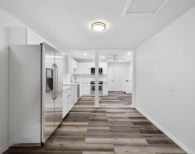 5801 Magnolia Street N - Photo Thumbnail 6