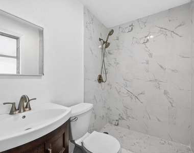 5801 Magnolia Street N - Photo Thumbnail 8