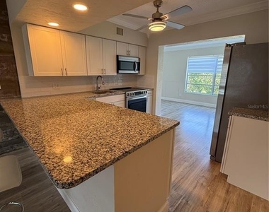 2428 Columbia Drive - Photo Thumbnail 5