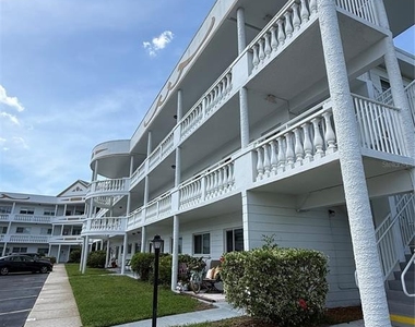 2428 Columbia Drive - Photo Thumbnail 2