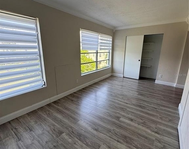 2428 Columbia Drive - Photo Thumbnail 11