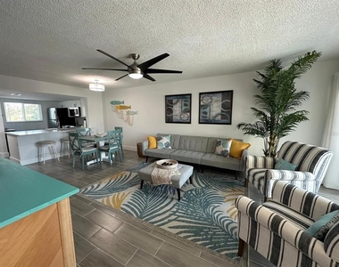 301 87th Avenue - Photo Thumbnail 5