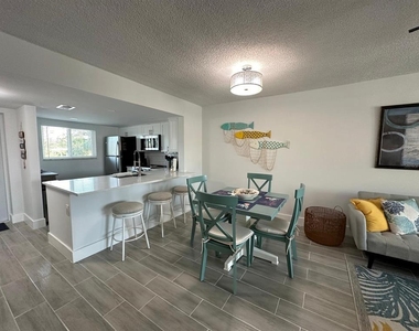 301 87th Avenue - Photo Thumbnail 3