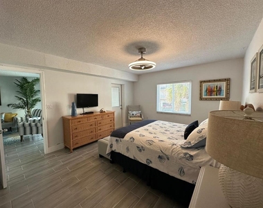 301 87th Avenue - Photo Thumbnail 7