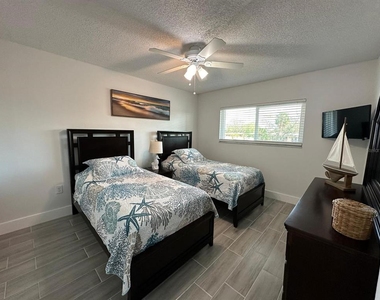301 87th Avenue - Photo Thumbnail 12