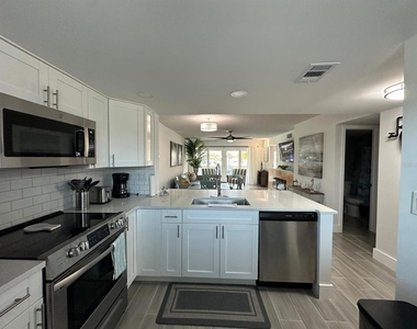 301 87th Avenue - Photo Thumbnail 2