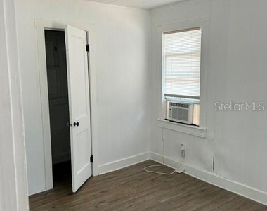 5426 8th Street - Photo Thumbnail 3