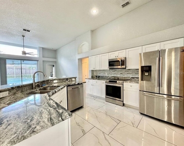 11504 Wellman Drive - Photo Thumbnail 11
