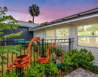 37420 Meridian Avenue - Photo Thumbnail 2