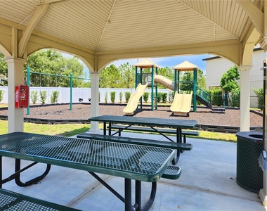 1679 Wynford Circle - Photo Thumbnail 33