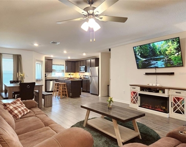 1679 Wynford Circle - Photo Thumbnail 6