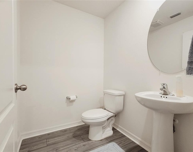 1679 Wynford Circle - Photo Thumbnail 4