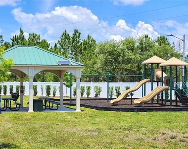 1679 Wynford Circle - Photo Thumbnail 32