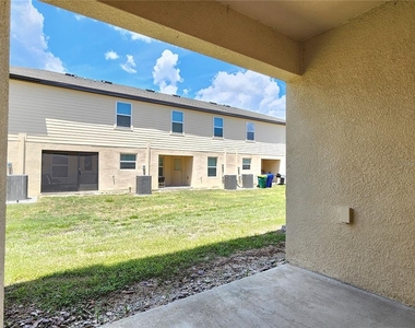 1679 Wynford Circle - Photo Thumbnail 25