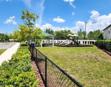 1679 Wynford Circle - Photo Thumbnail 31