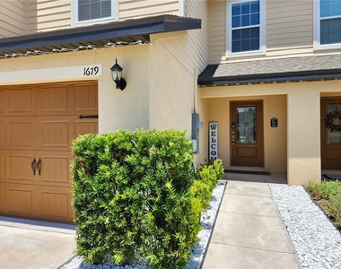 1679 Wynford Circle - Photo Thumbnail 1