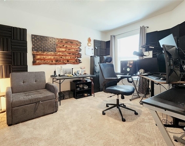 1679 Wynford Circle - Photo Thumbnail 17