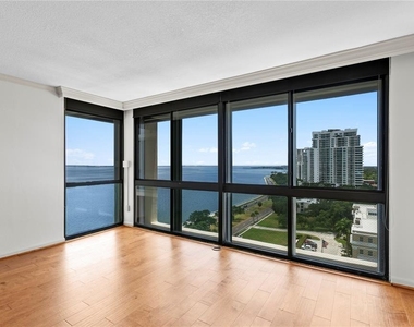 3301 Bayshore Boulevard - Photo Thumbnail 4